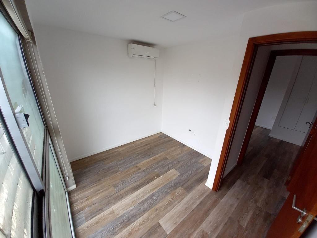 Venta Casa con Renta. Duplex, patio al frente con Cochera