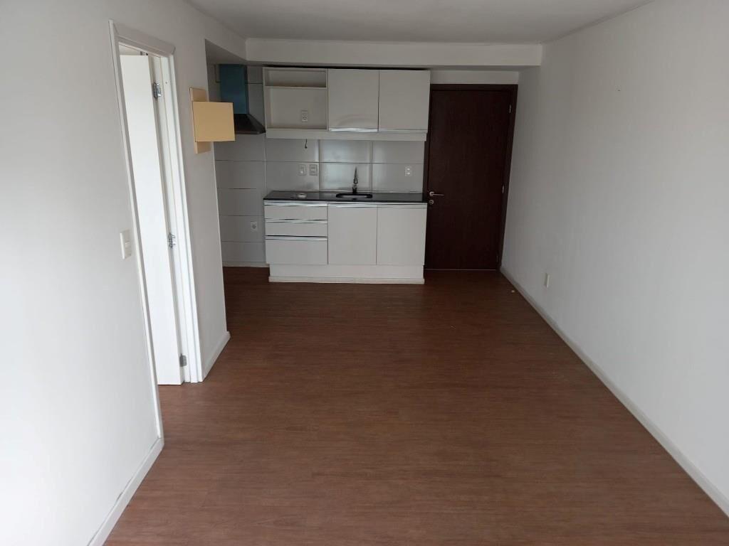 Alquilo Apto. 1 dorm. Piso Alto con amplia Terraza y Garaje