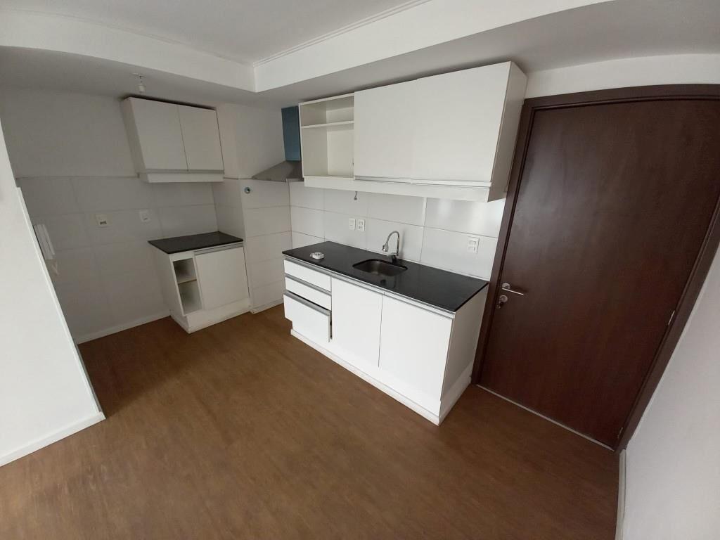 Alquilo Apto. 1 dorm. Piso Alto con amplia Terraza y Garaje