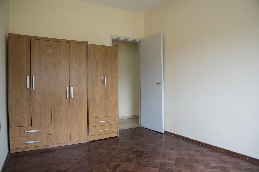 APARTAMENTO EN PLANTA BAJA EN MONTEVIDEO C/ENTRADA DE COCHE