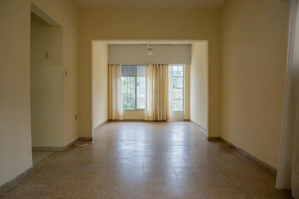 APARTAMENTO EN PLANTA BAJA EN MONTEVIDEO C/ENTRADA DE COCHE