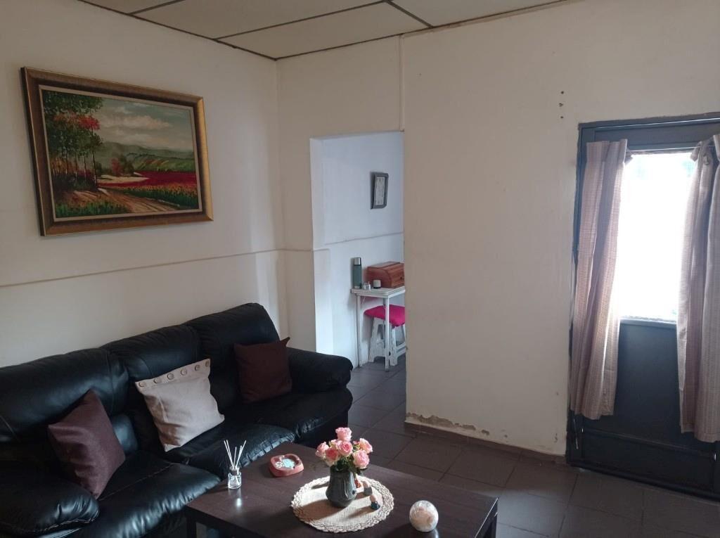 IMPERIAL VENDE .. APTO TIPO CASITA DOS DORMITOIRIOS Y PATIO