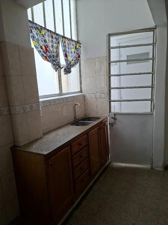 OPORTUNIDAD. 3 dormitorios y 2 baños en Barrio Cordón