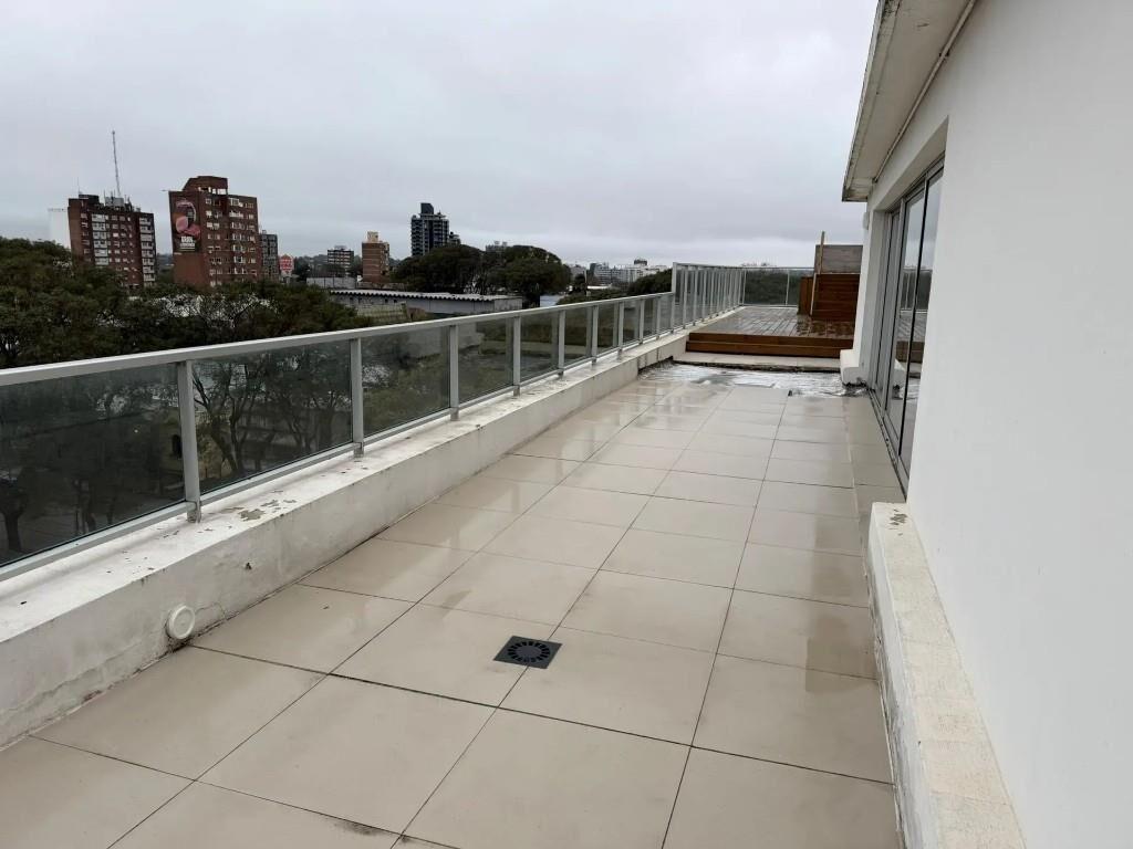 2 dormitorios con cochera incluída, edf con gym, piscina