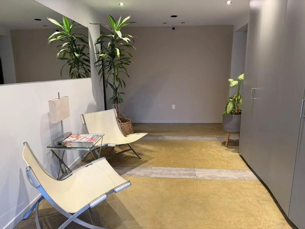 2 dormitorios con cochera incluída, edf con gym, piscina