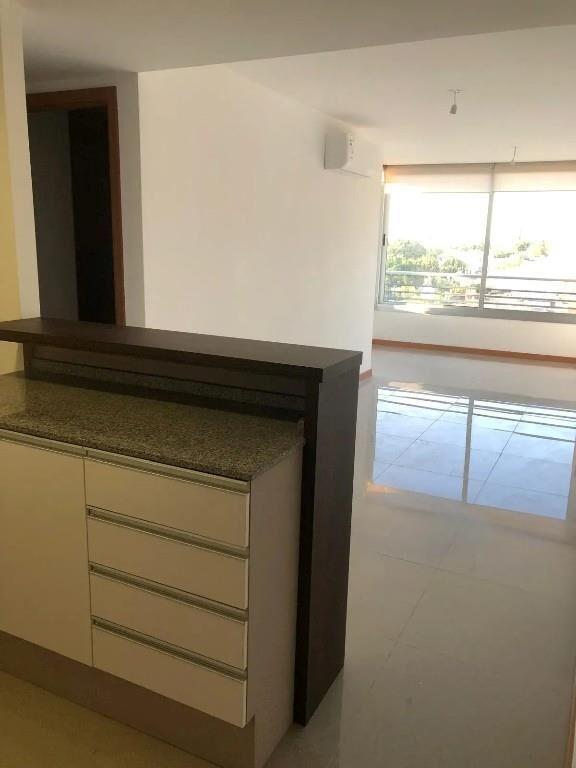 Casi a estrenar, 1 dormitorio con balcón. Gran vista!