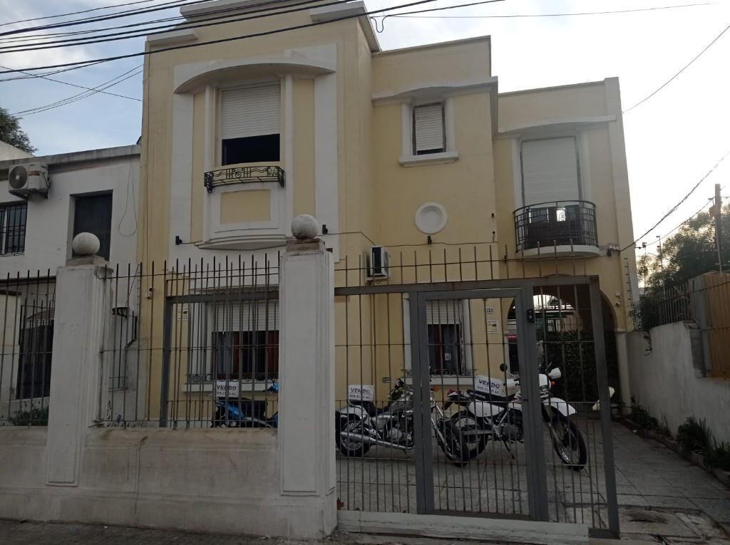 IMPERIAL VENDE..CASA P. U Y DOS APTOS , COCHERA 8 VEHICULOS