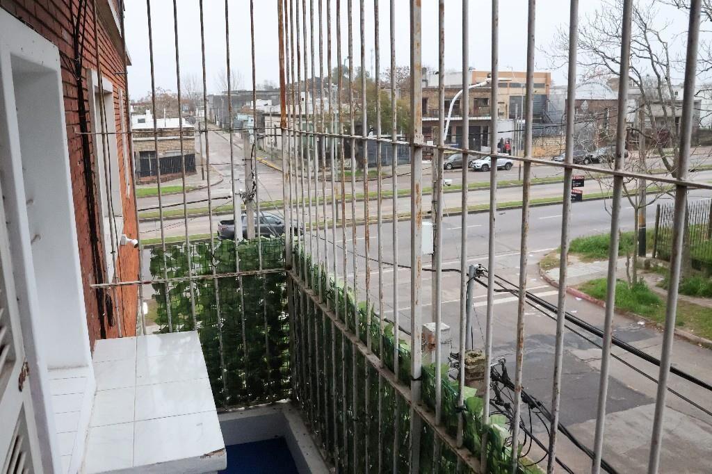 Alquiler Apartamento 2 Dormitorios Con Balcón (esq. Av. Gral
