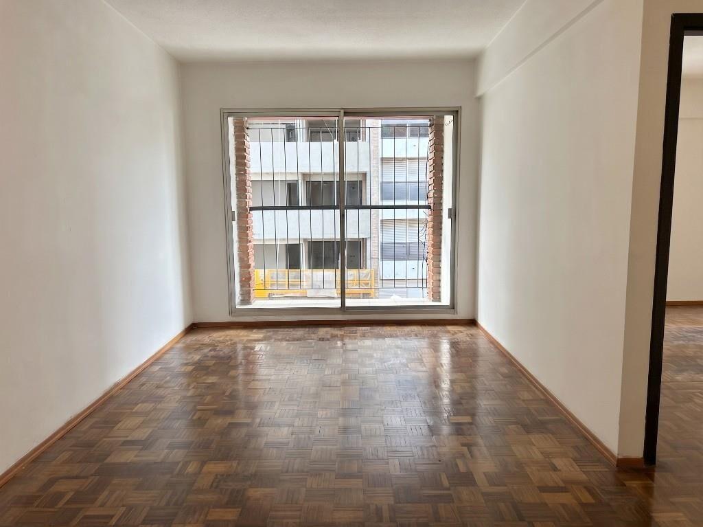 PUNTA CARRETAS FRENTE EL SHOPPING – 1 DORMITORIO CON TERRAZA
