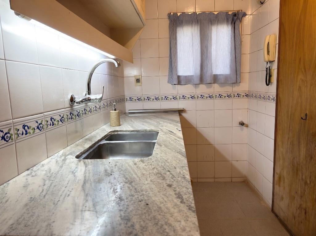 PUNTA CARRETAS FRENTE EL SHOPPING – 1 DORMITORIO CON TERRAZA