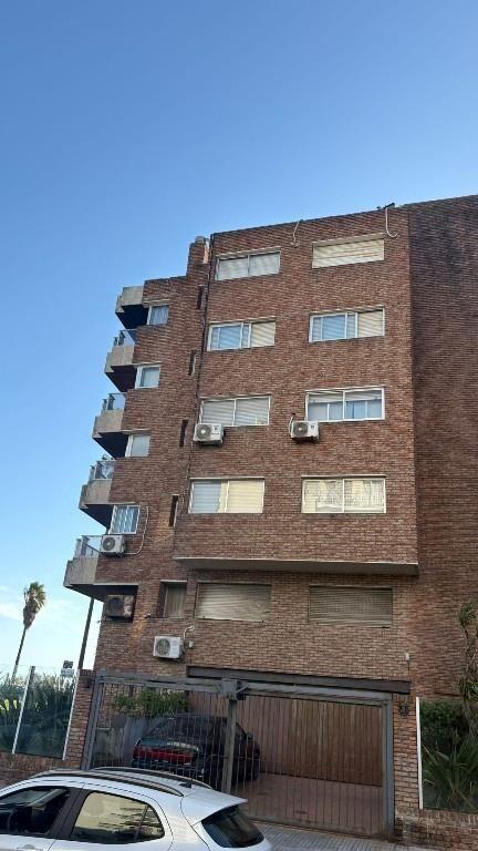 VENTA RAMBLA MALVIN SUR 3 DORM+ GARAJE Y COCHERA GC$ 24.000