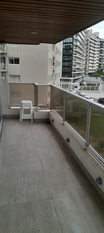 VENTA RAMBLA MALVIN SUR 3 DORM+ GARAJE Y COCHERA GC$ 24.000