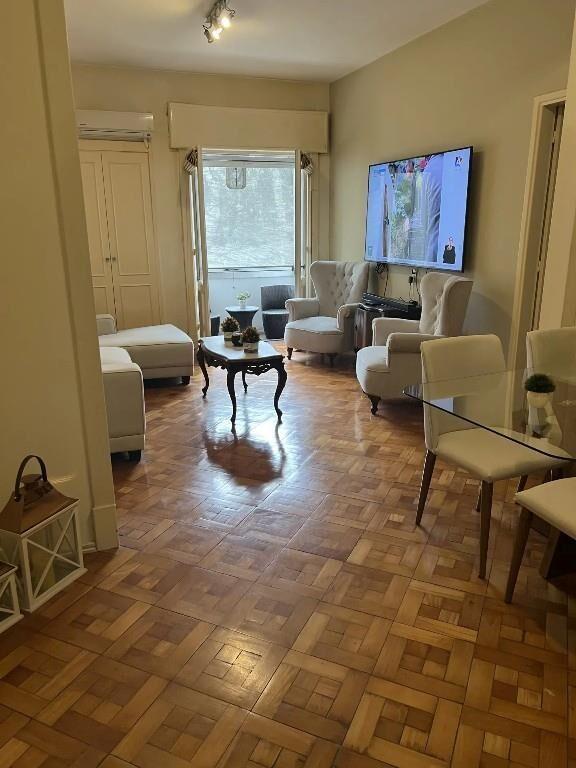 Se Alquila Impecable Apto 2 dorm Zona Centro Calle Mercedes