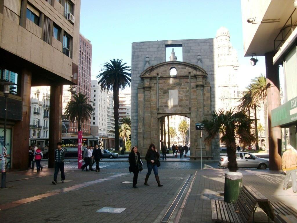DIRI SARANDI Y BACACAY - C/RENTA - GAL CIUDADELA 64m2