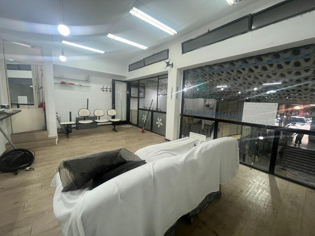 DIRI 18 Y RIO NEGRO 26m2 EN EP DE GALERIA DELONDON
