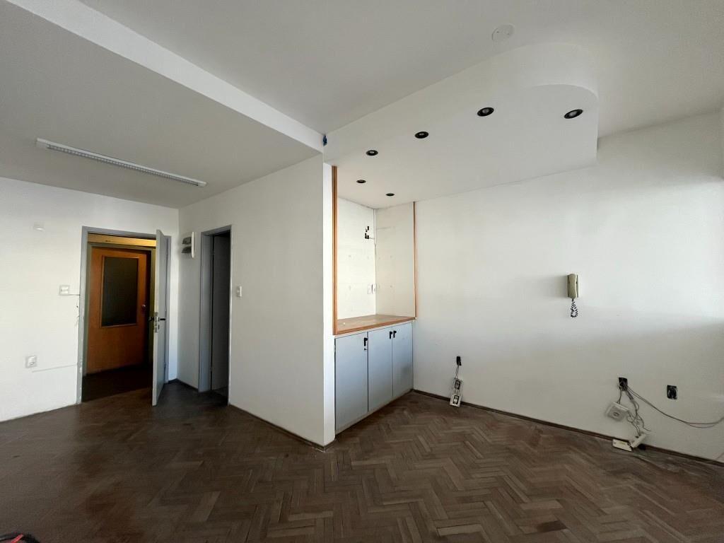 DIRI CERRITO Y TREINTA Y TRES - MUY BUEN PUNTO - 81m2