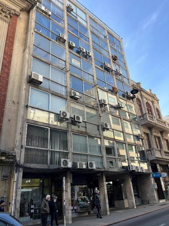 DIRI CERRITO Y TREINTA Y TRES - MUY BUEN PUNTO - 81m2