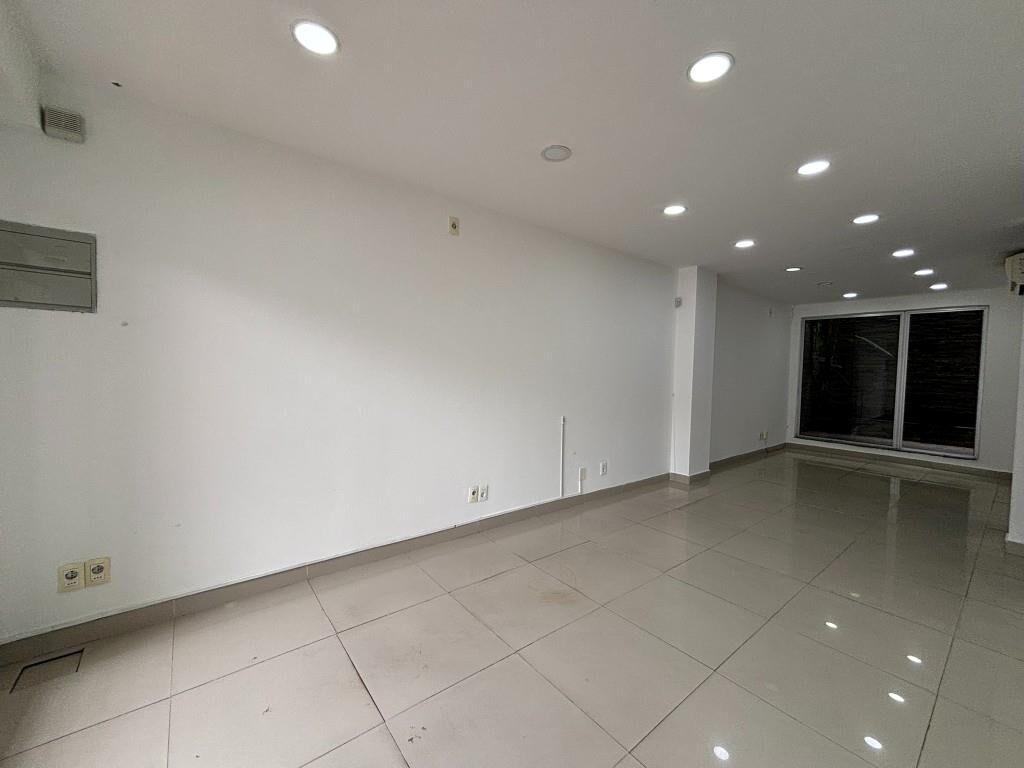 DIRI LOCAL A LA CALLE C/SHOW ROOM Y 1 PRIVADO 47m2