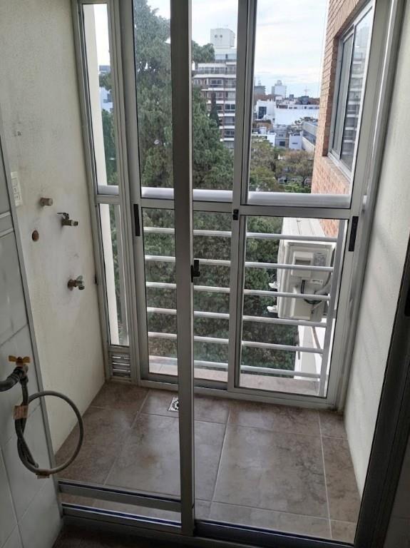 A MTS DE WTC - 2 DORMITORIOS - APTO PARA VIVIENDA U OFICINA
