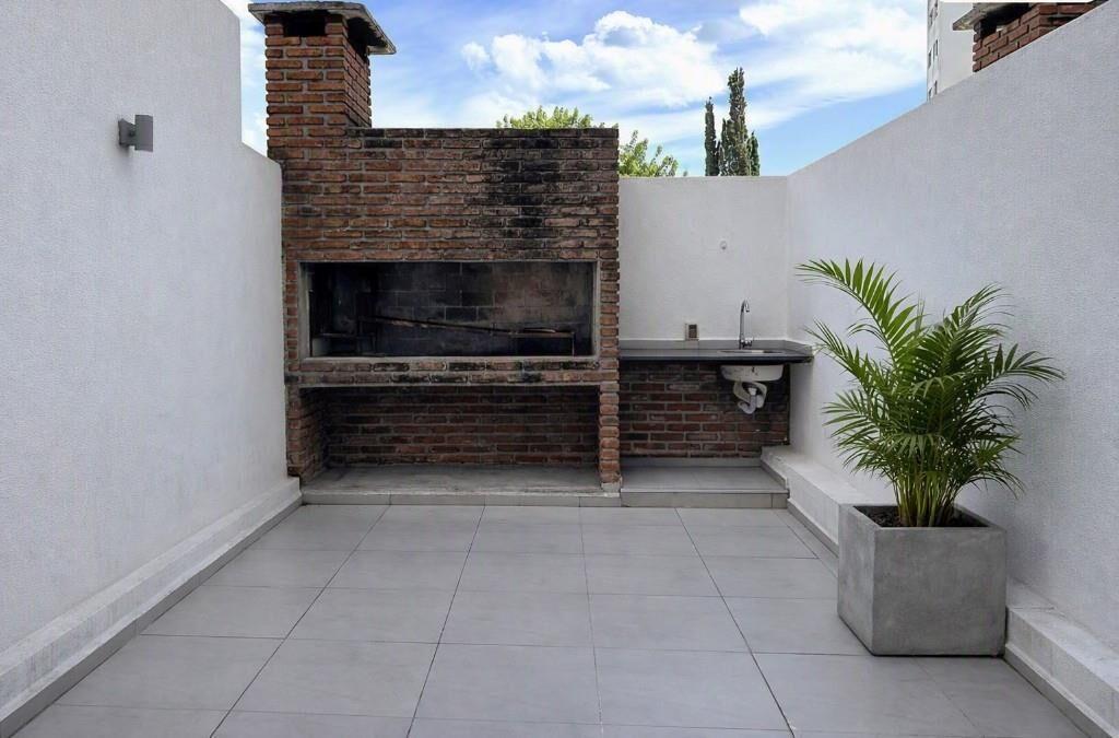 ALQUILER POCITOS 2 DORMITORIOS CON PATIO - AMUEBLADO