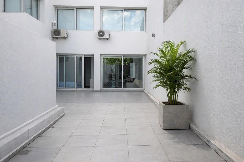 ALQUILER POCITOS 2 DORMITORIOS CON PATIO - AMUEBLADO