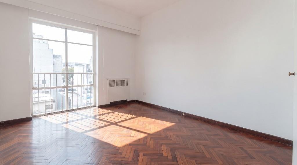 CORDON – VENTA DE APARTAMENTO DE 3 DORMITORIOS CON GARAJE