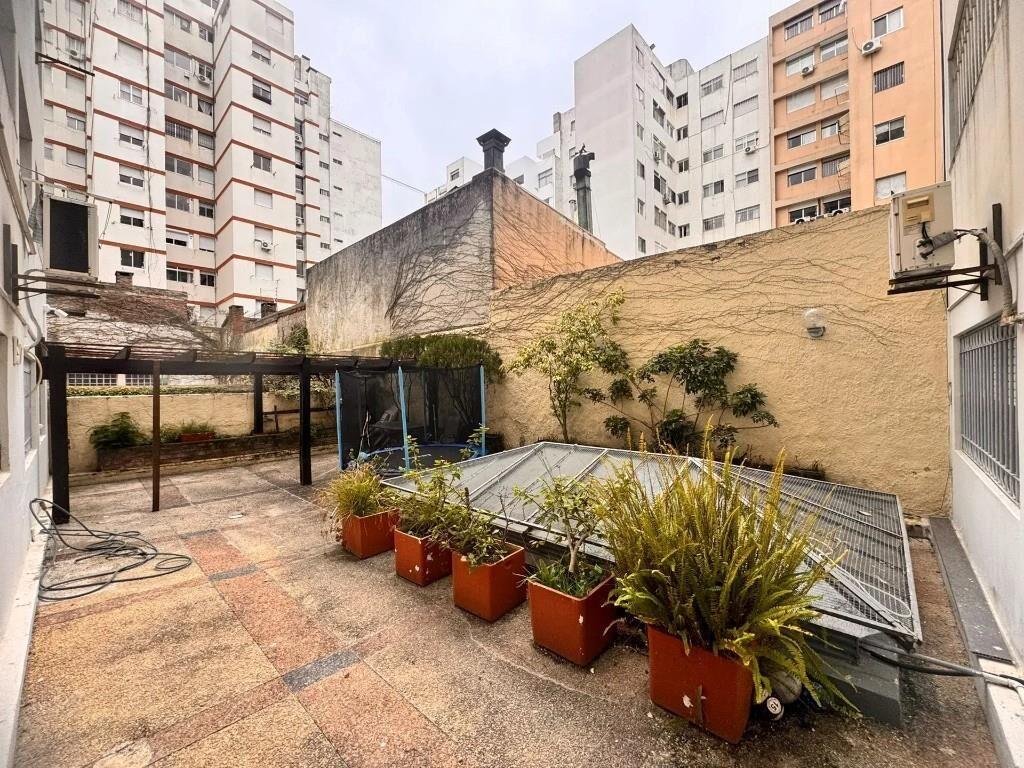 Se vende apto de 4 dormitorios 4 baños, Garaje, Pocitos