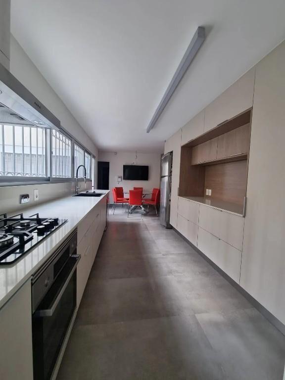 Se vende apto de 4 dormitorios 4 baños, Garaje, Pocitos