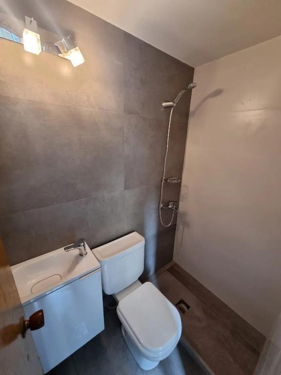 Se vende apto de 4 dormitorios 4 baños, Garaje, Pocitos
