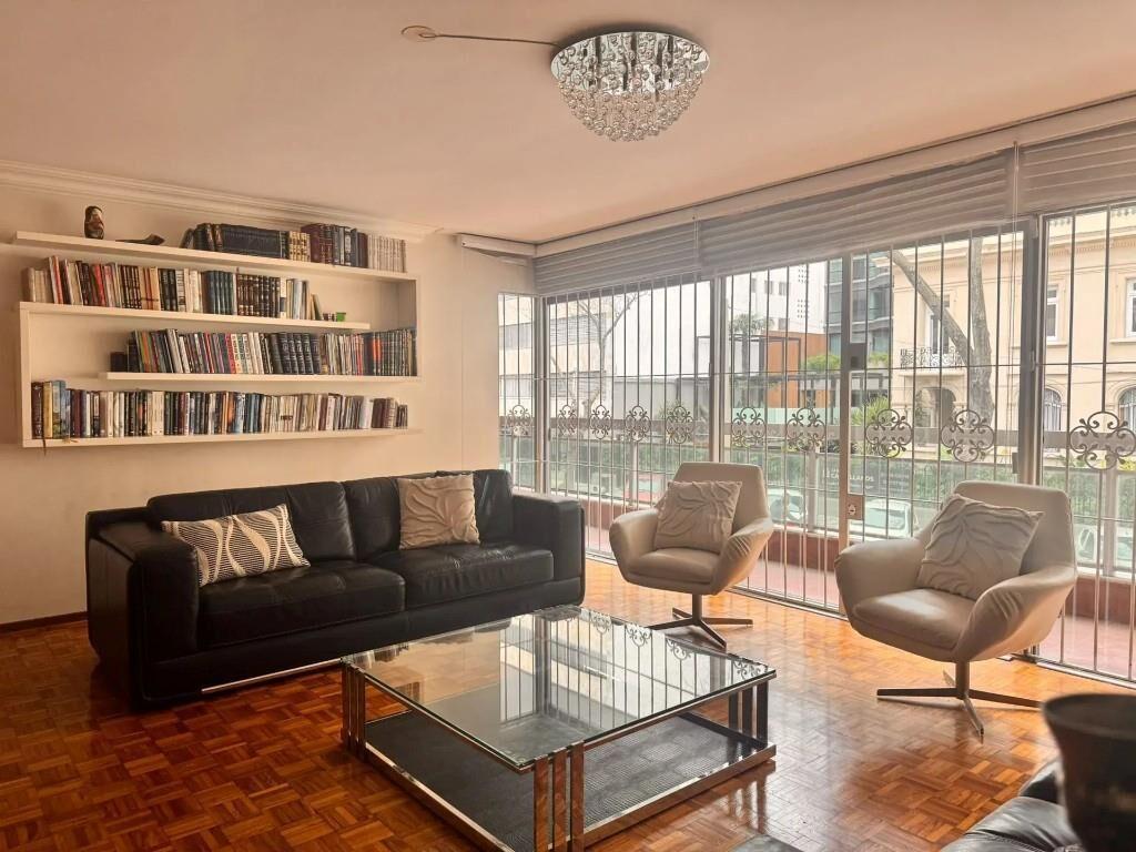 Se vende apto de 4 dormitorios 4 baños, Garaje, Pocitos