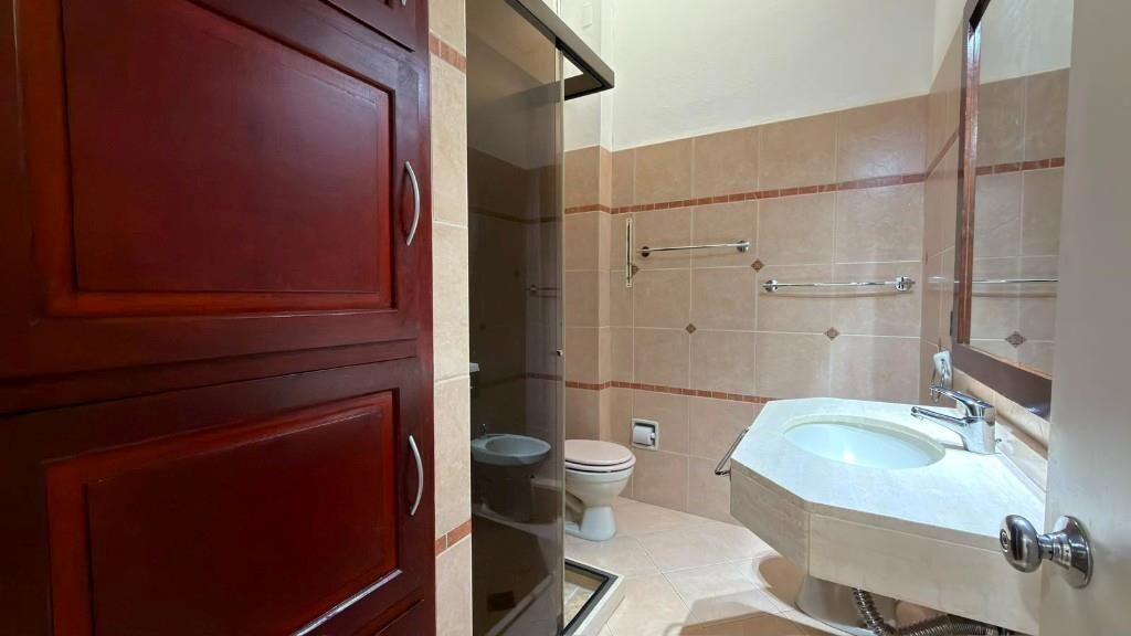 VENTA CASA 2 DORM.MALVIN CON AMPLIO GARAGE ARRASCAETA