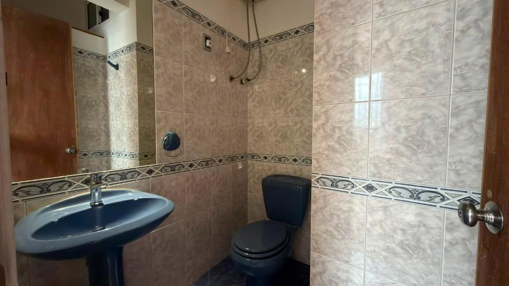 VENTA CASA 2 DORM.MALVIN CON AMPLIO GARAGE ARRASCAETA