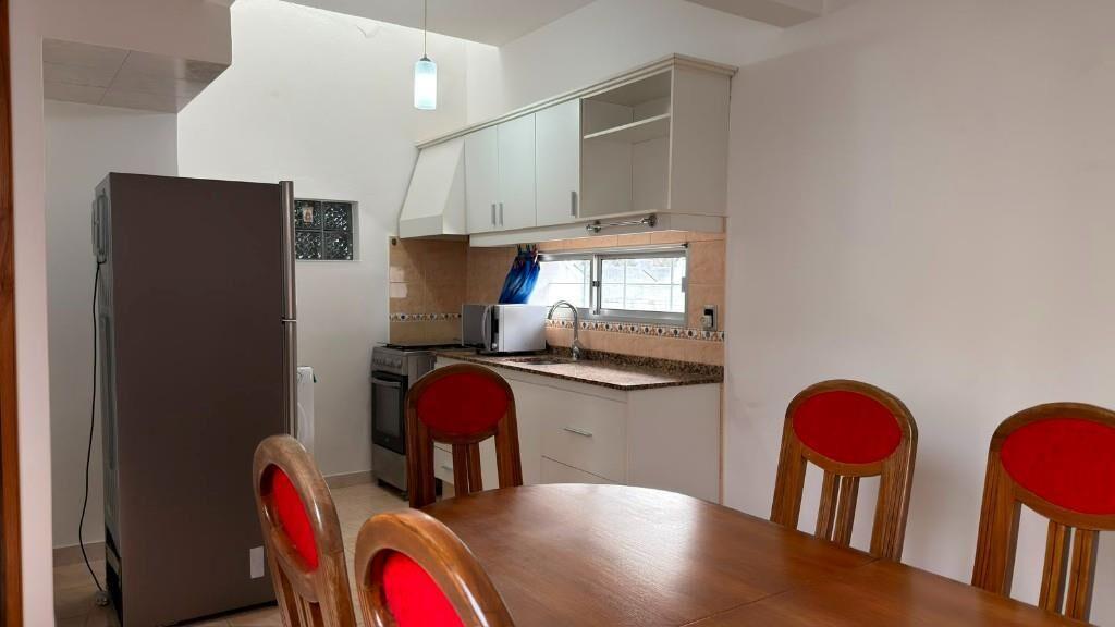 VENTA CASA 2 DORM.MALVIN CON AMPLIO GARAGE ARRASCAETA