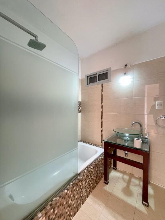 Apartamento En Venta, 3 Dormitorios, Piso 7, Aguada, Garage