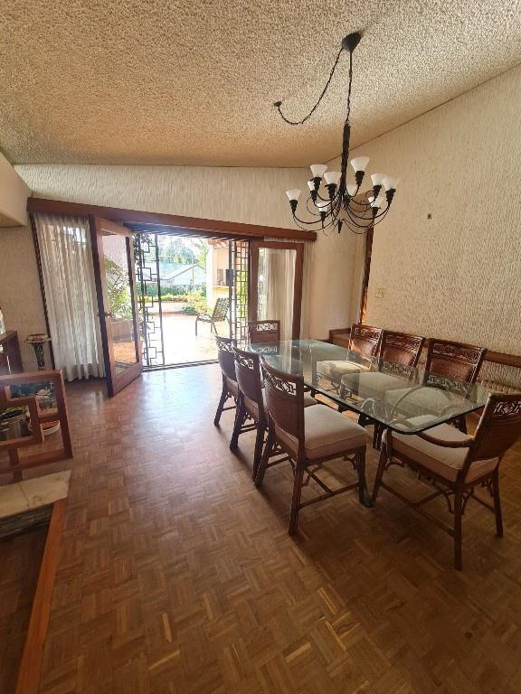 CASA ESQUINA EN CARRASCO
