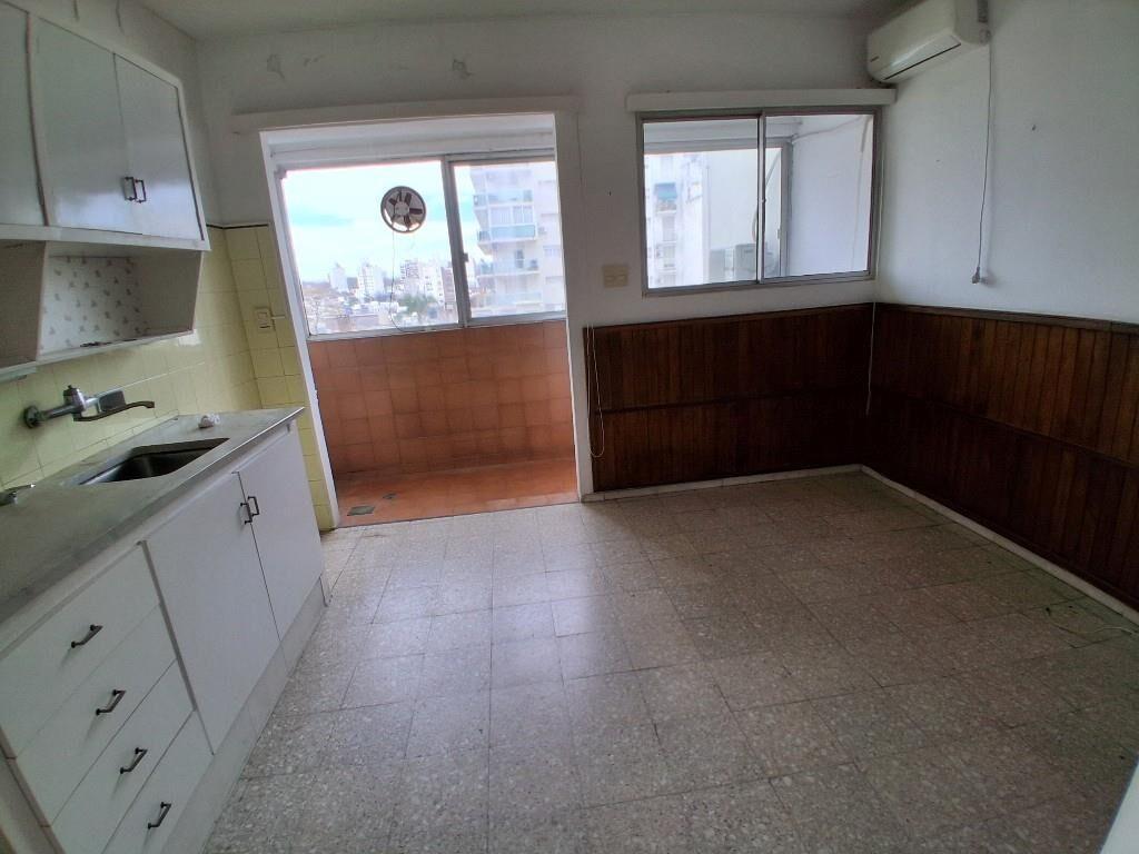 Venta Pocitos 1 dormitorio terrazas cocina con gran office