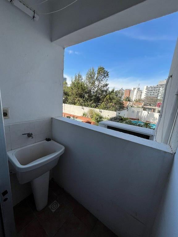 Venta Pocitos 1 dormitorio terrazas cocina con gran office