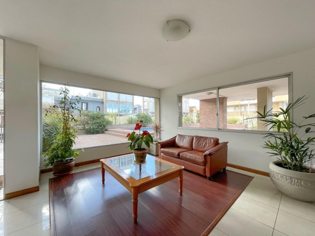 Apartamento 2 dormitorios, 2 baños, garage