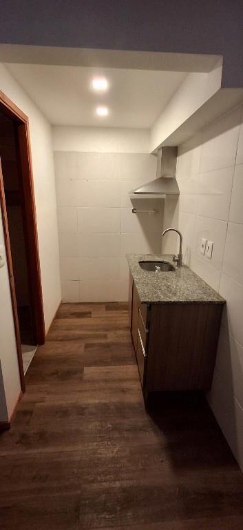 Se Alquila apto Monoambiente duplex interior, calle La Paz