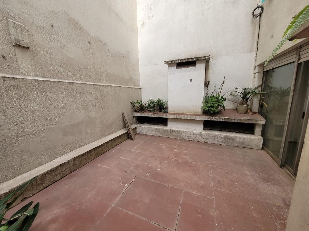 Alquiler 1 Dormitorio con Patio en el Centro - REF AA1085