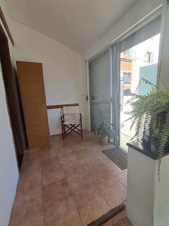 Casa al frente, PH de 2 plantas 3 dormitorios y escritorio.