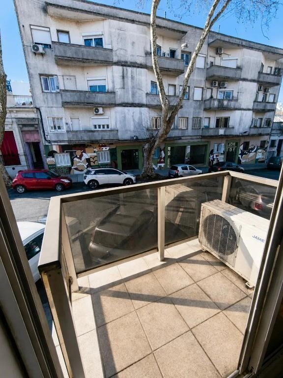 Se alquila Monoambiente Amplio, Frente Durazno Y Magallanes