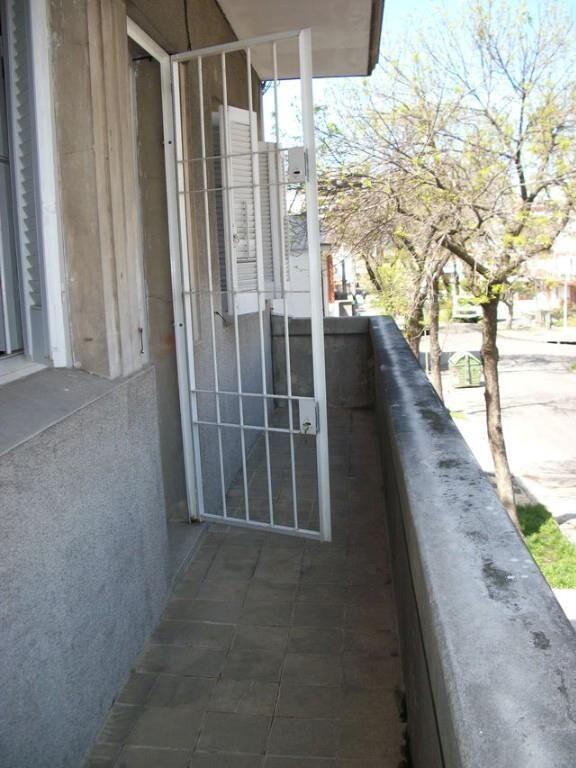 DUEÑO./NO GASTOS COMUNES. PATIO C/PARRILLERO,BALCON AL FTE.