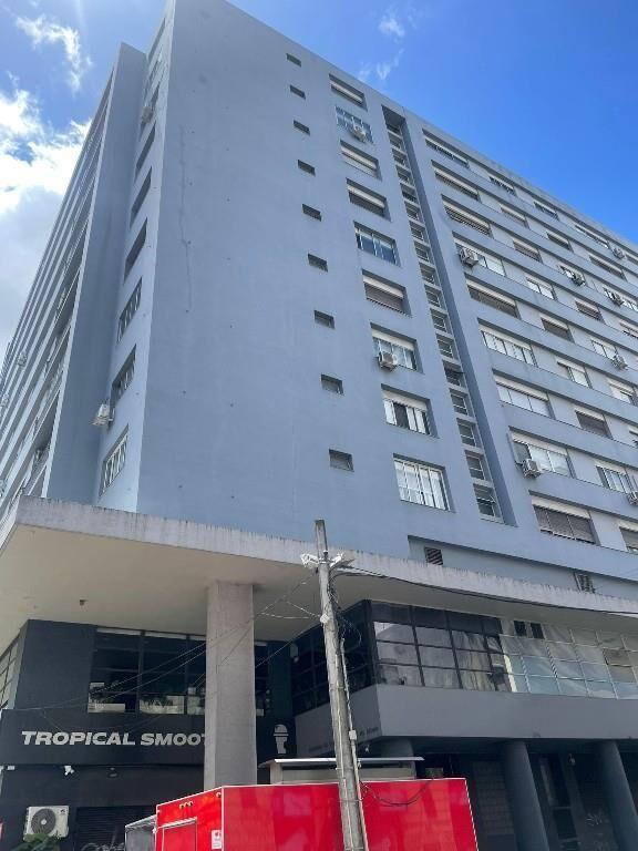 AMPLIO APTO EN PISO 10 CON TERRAZA Y GARAGE