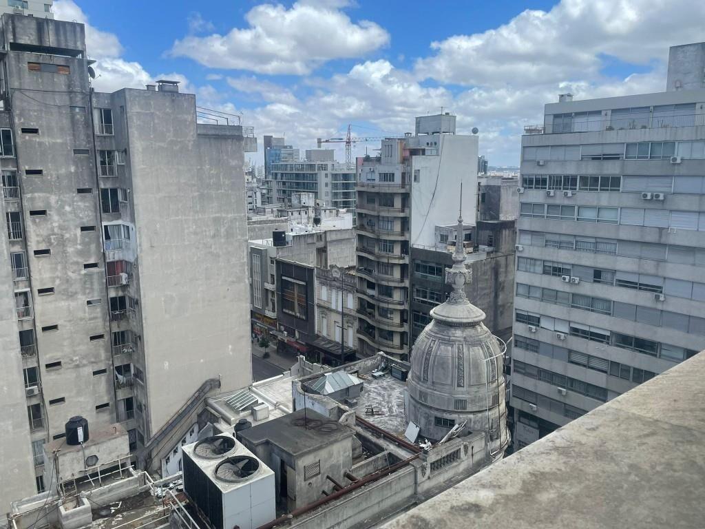 AMPLIO APTO EN PISO 10 CON TERRAZA Y GARAGE