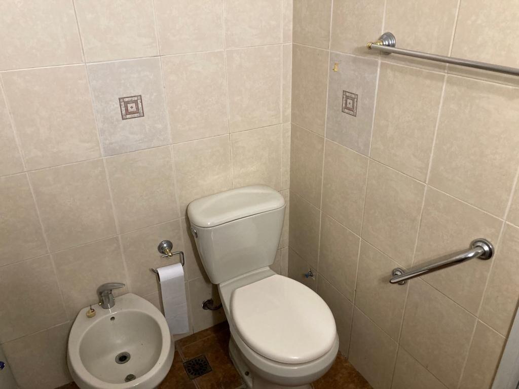 Alquiler apartamento 2 dormitorios 2baños a1 cuadra del mar