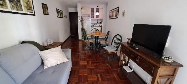 POCITOS. FTE.TZA,L.COM,1DORM,A/A,WIFI.U$S890.T.09963397