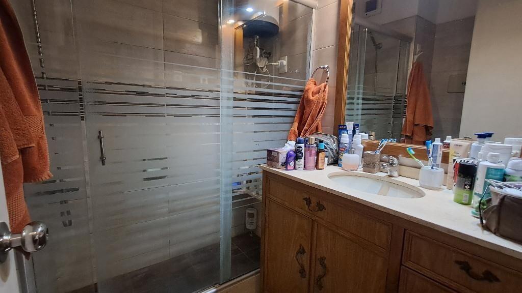 Estratégico Apartamento con garage sobre peatonal