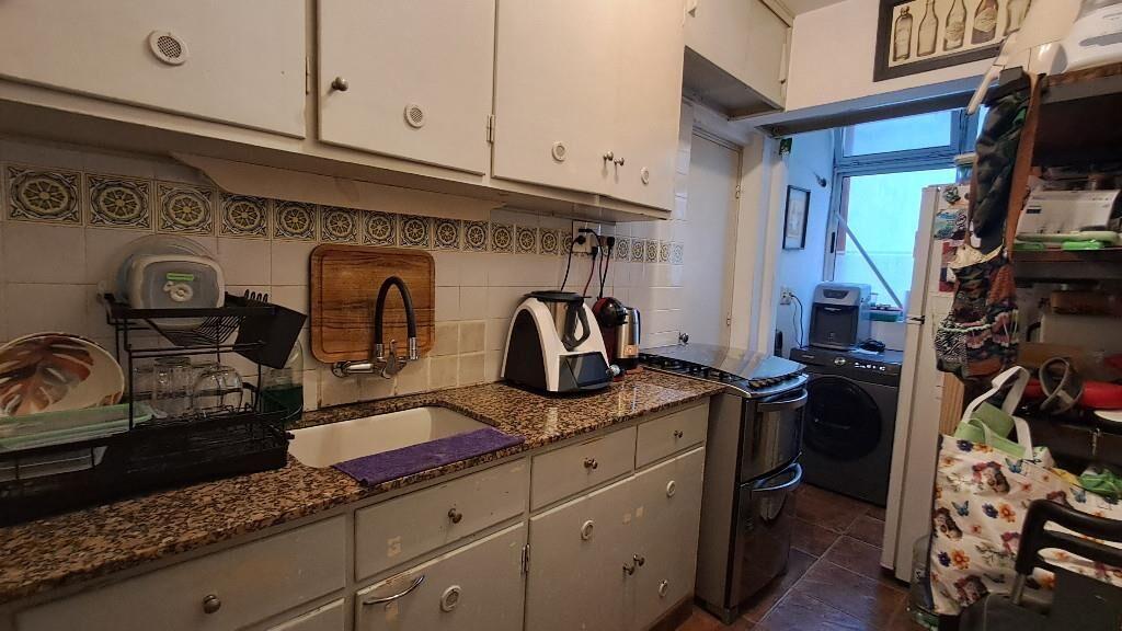 Estratégico Apartamento con garage sobre peatonal