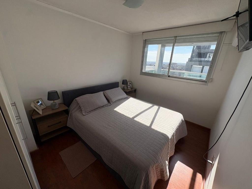 IDEAL PENTHOUSE AMUEBLADO CON TERRAZA Y GGE EN TRES CRUCES!